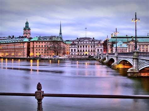 stockholm sweden time.